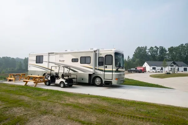 Hidden Lakes RV Resort campground