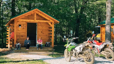 Camping Cabin / Uncle Rog's Loop / Sleeps 4 — image 4 of 4
