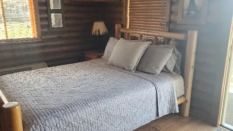 CABIN RENTAL — image 4 of 4