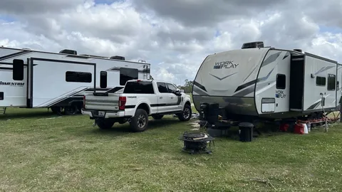 Full Hookup RV Site — image 1 of 3