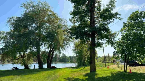 50/30/20 Amp Venue Premium Lake-Front RV Site — image 1 of 18