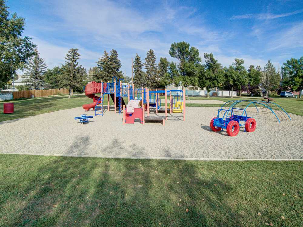 Centennial Park Campground, Claresholm, Alberta - Photo 5