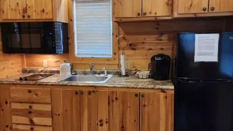 Chalet-sleeps 4 — image 2 of 11