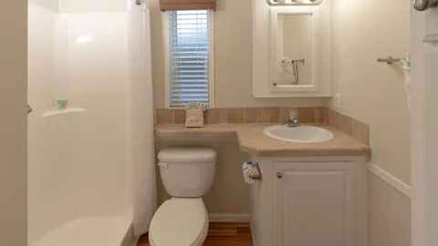 Platinum 1 Bedroom Lake View Rental — image 2 of 7