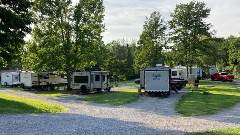 Pull-Through 30/50 Amp Full Hookup RV Site - Large Green Space — image 4 of 4