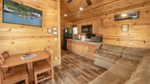 Deluxe Cottage — image 14 of 14