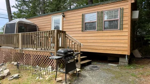 Deluxe Cabin — image 1 of 23