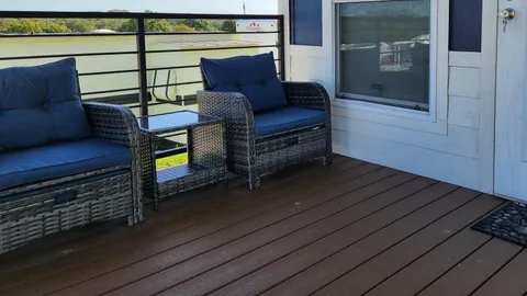 Standard 1 Bedroom Vacation Rental w/ Loft — image 2 of 6