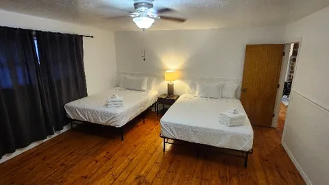 White River Resort unit 4 — image 2 of 20