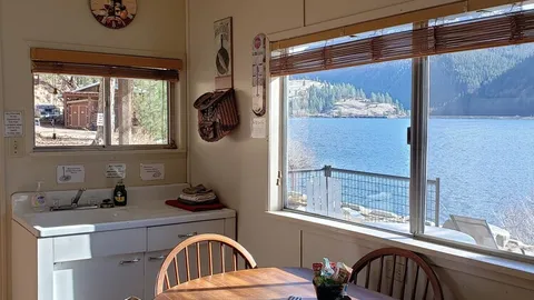 Deluxe Cabin #5 — image 1 of 10