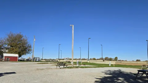 Full Hook-Up Site — image 1 of 3