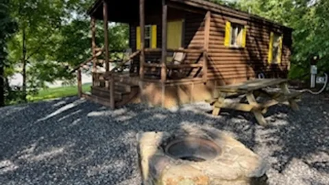 Cabin W/E/S — image 2 of 10