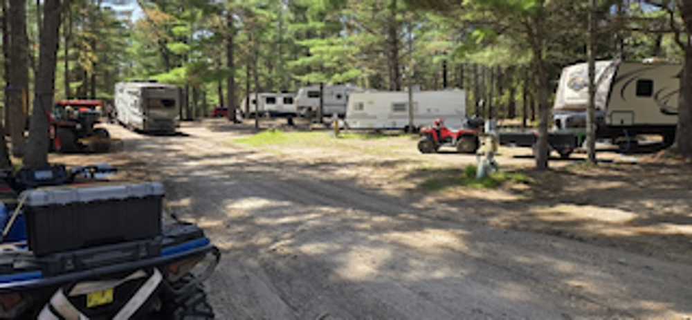 Black Dog Base Camp, Lewiston, Michigan - Photo 2