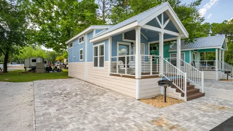 Cabin Rental 1 Bedroom — image 1 of 10