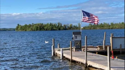 Premium Lake View — image 1 of 3