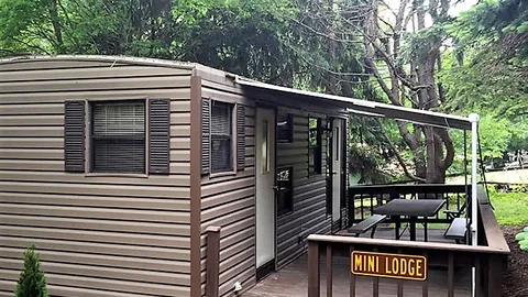 Mini Lodge (Pet Friendly) — image 1 of 3