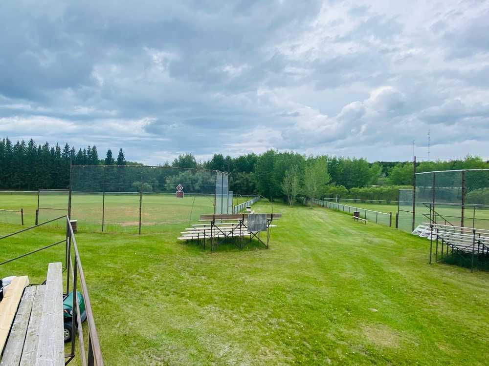 Birch Lake Campground & Recreation Park, Innisfree, Alberta. - Photo 5