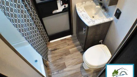 Lakeview RV — image 2 of 8