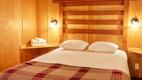 Cabin with Queen Bed — image 4 of 4