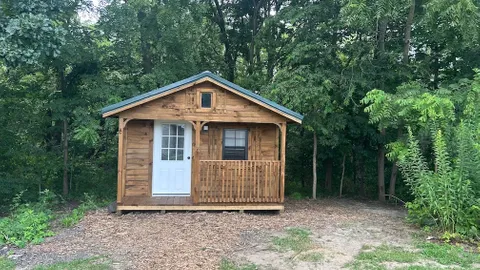 Cabin — image 1 of 13