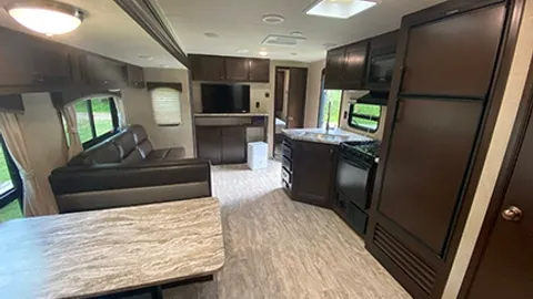 RV Rental with Bunks — image 6 of 6