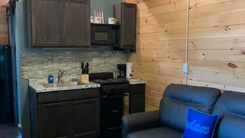 Creekside Cabins — image 8 of 8