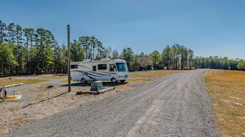 20/30/50 Full Hookup RV Site — image 5 of 5