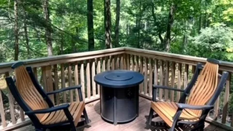 Deluxe Glamping Cabin — image 4 of 4