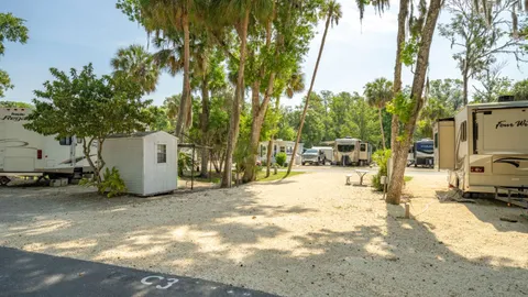 Premium Full Hookup Pull-Through RV Site — image 4 of 4