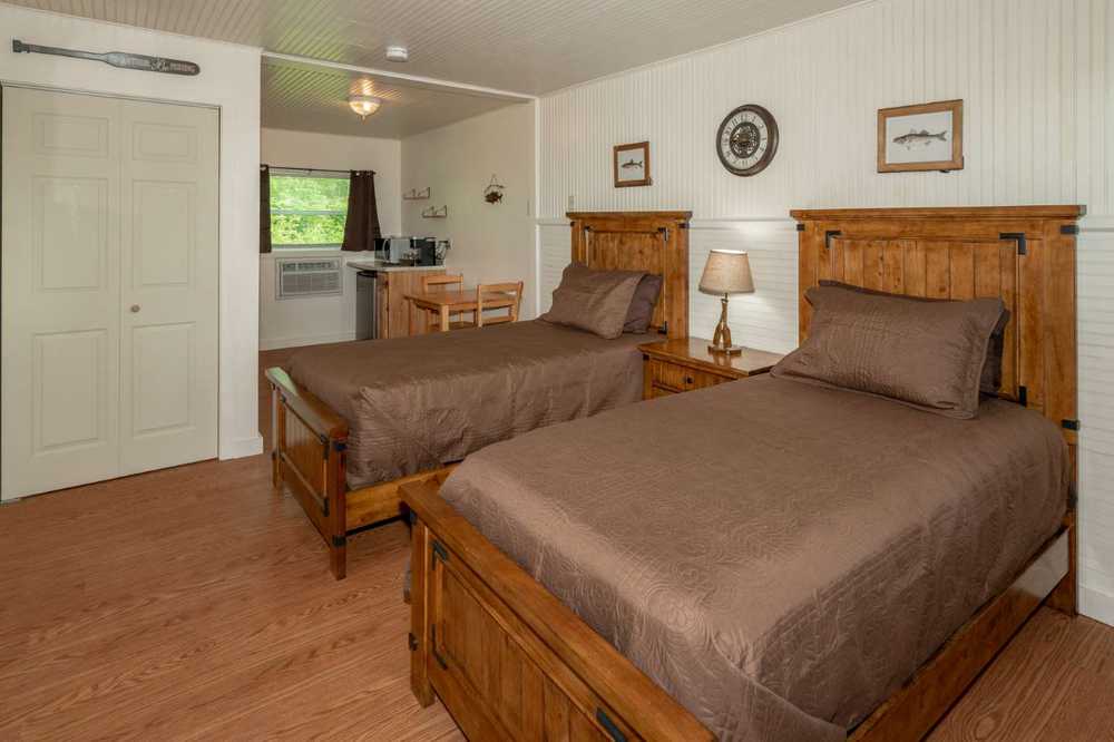 Ontario Lodge 2 Twin Beds Pet Friendly