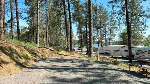 50/30/20 Amp Full Hookup Hill Side RV Site — image 16 of 16