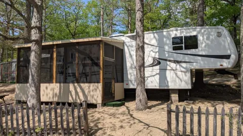 WF Rental Trailer 12 — image 1 of 8