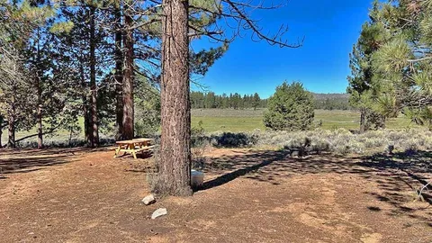 Meadow Edge Small — image 2 of 3