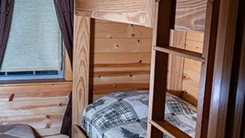 2 Bedroom Deluxe Cabin - Light Cahill — image 7 of 7