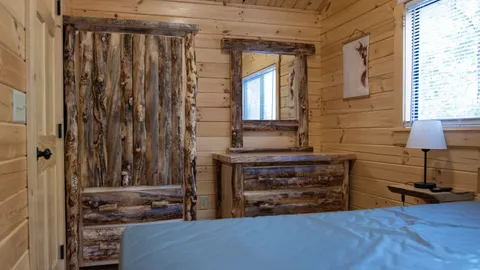 Log Cabin Vacation Rentals — image 11 of 11