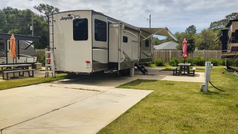 Pull in/back in, All RVs (patio opposite side) — image 5 of 5