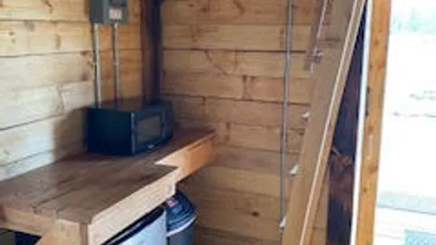 Cabin 11 — image 4 of 4