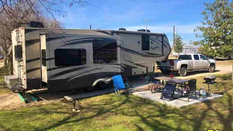 Premium Backin w/ patio FHU — image 2 of 12