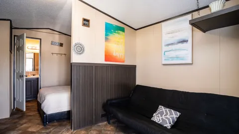 Executive Suite 1 — image 10 of 10