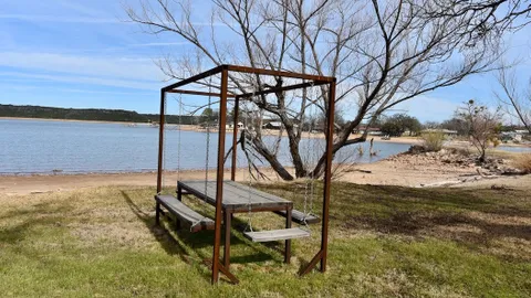 Cabin 10 — image 2 of 7