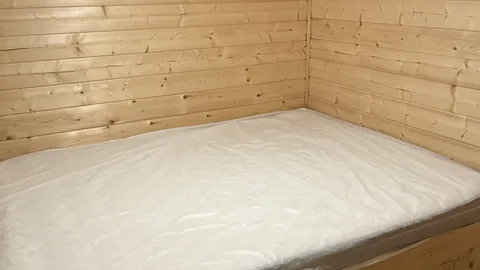 Deluxe Cabin — image 9 of 9