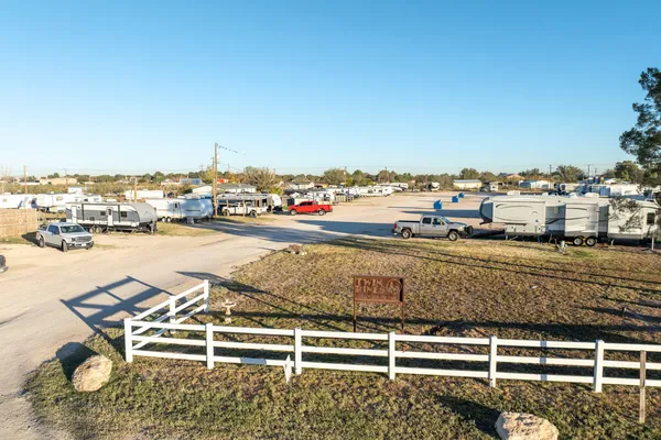 Twin Pines RV Park – photo 1