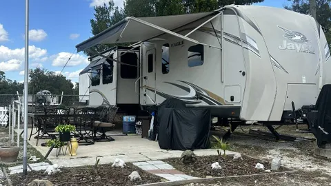 Standard Back-in RV Site — image 2 of 4