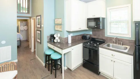 Premium Cottage 2 Bedroom with Loft — image 14 of 14