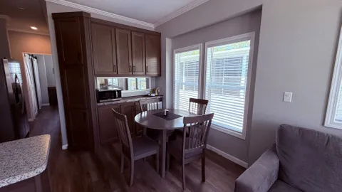 Diamond 1 Bedroom — image 2 of 9