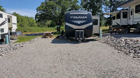 Premium Back-In 30/50 AMP RV Site — image 2 of 3