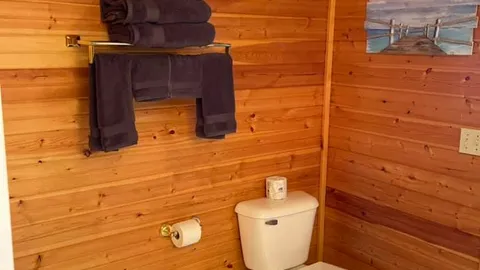 Deluxe Cabin — image 2 of 7
