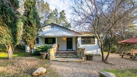 Country Cottage — image 1 of 6