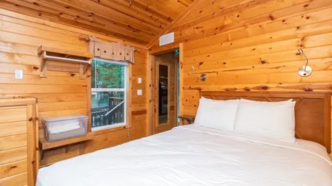 Yogi Bear™ Cabin — image 10 of 10
