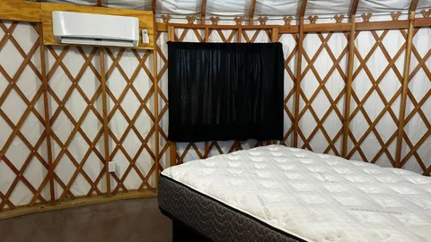 Modern Lodging - Hunters Hideaway — image 2 of 9